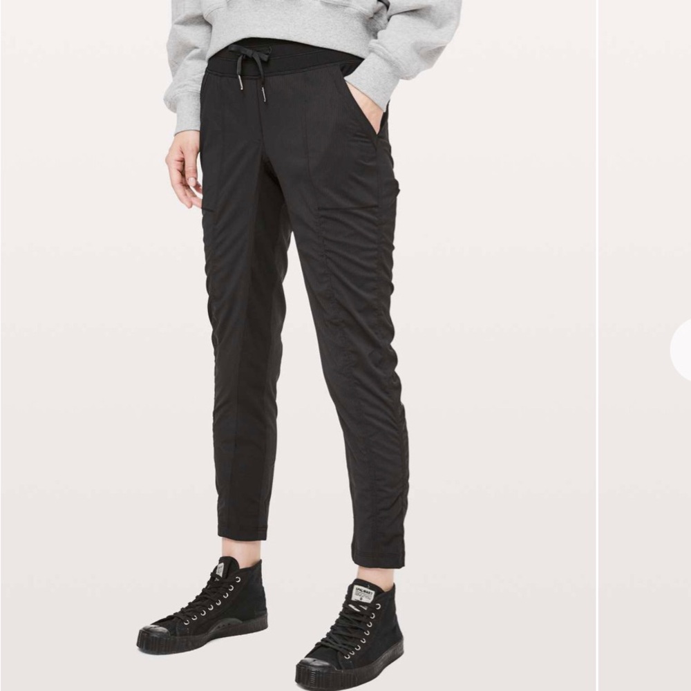 Lululemon Street To Studio Pant II Unlined 
Black Size 8